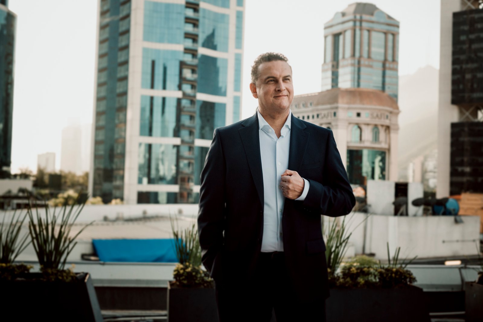 Edmundo Treviño – Autor